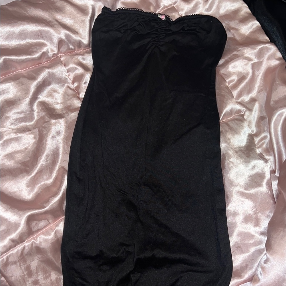 Elegant Black Strapless Dress
